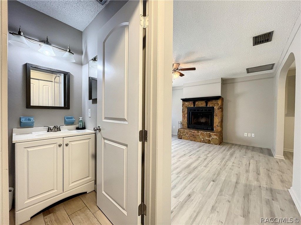 listing image 54