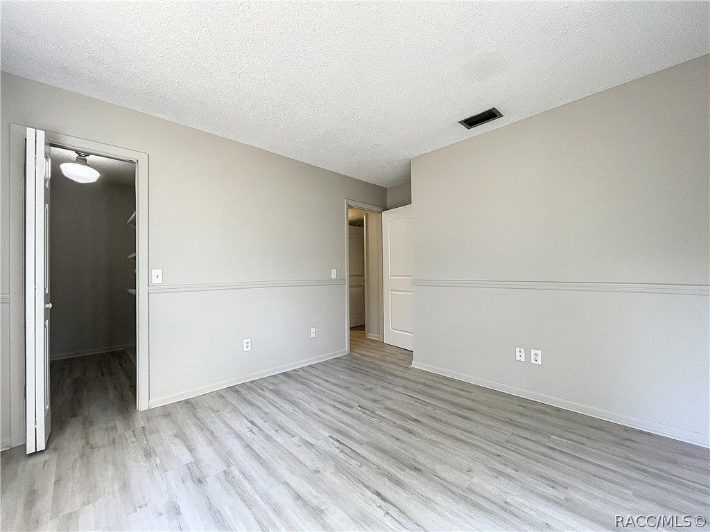 listing image 52
