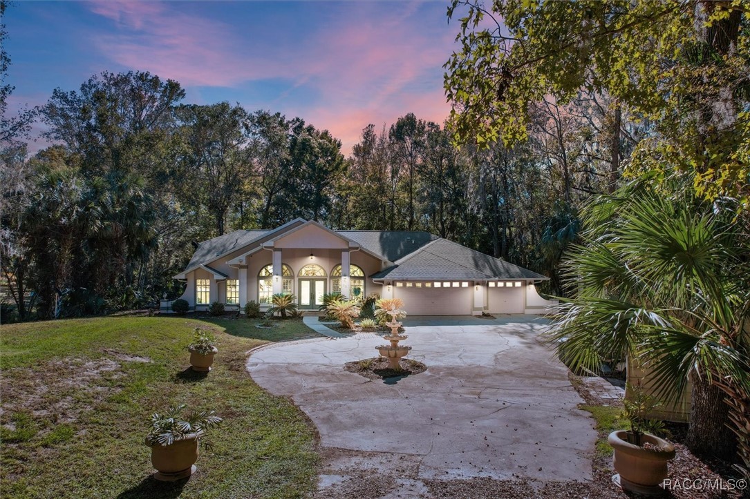 90 Winding River Lane, Inglis, Florida image 6