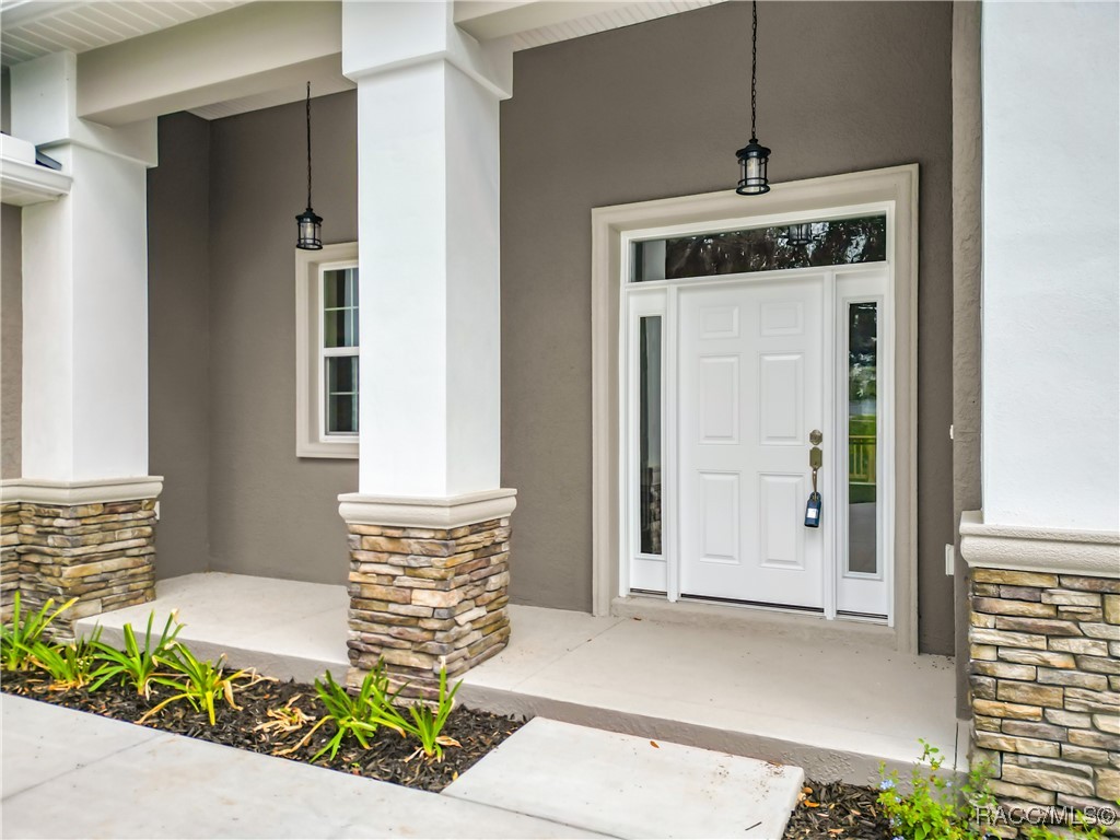 2253 N Heritage Oaks Path