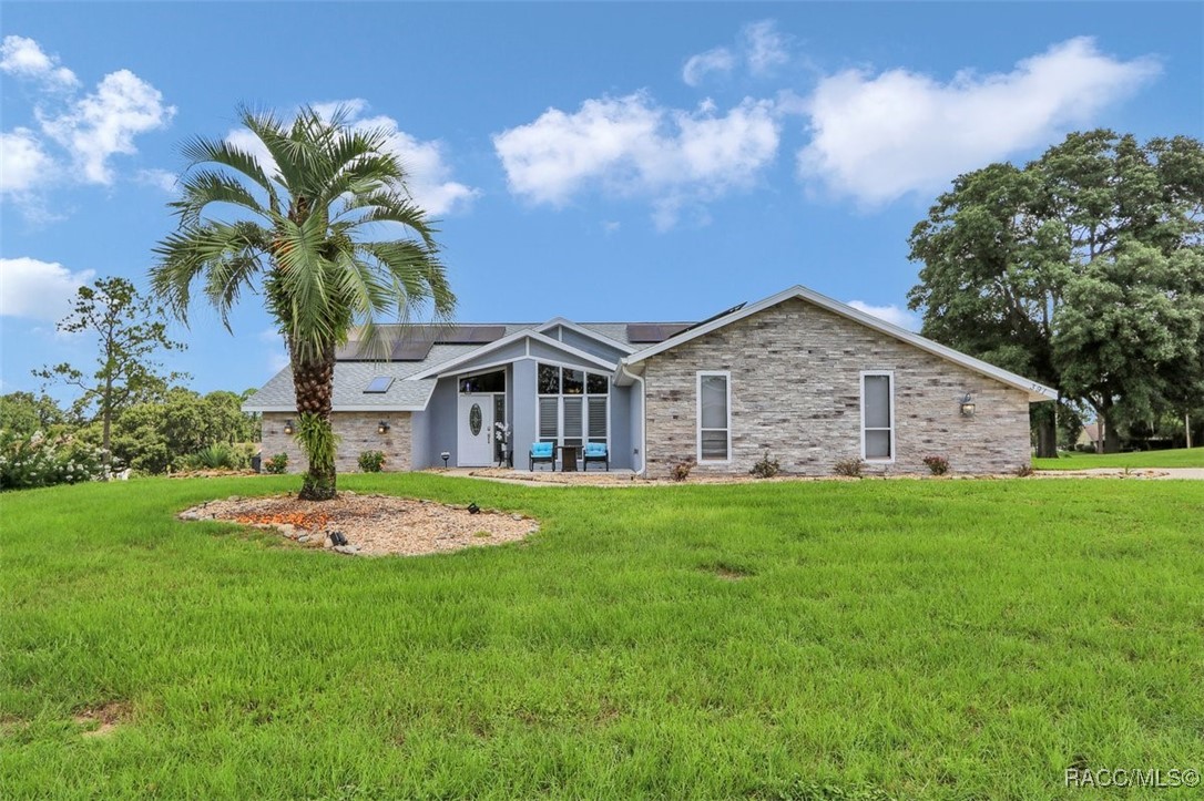 391 E Falconry Court