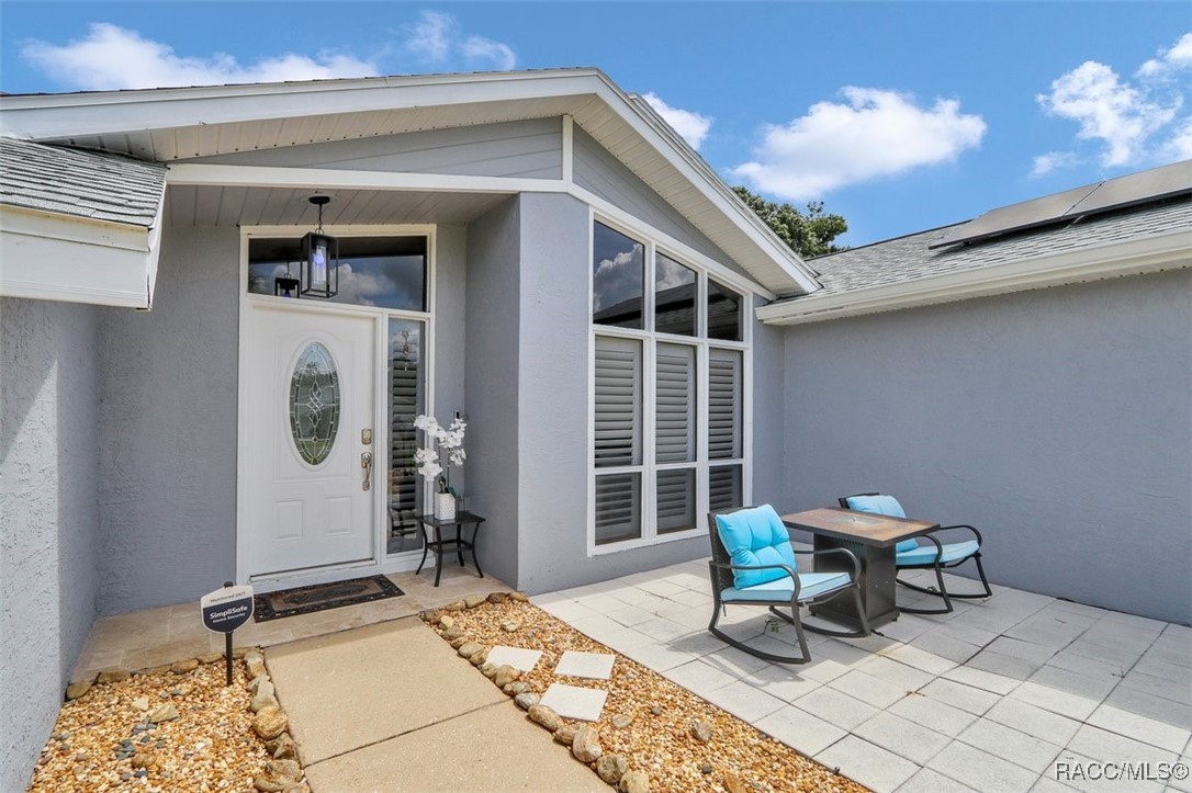 391 E Falconry Court