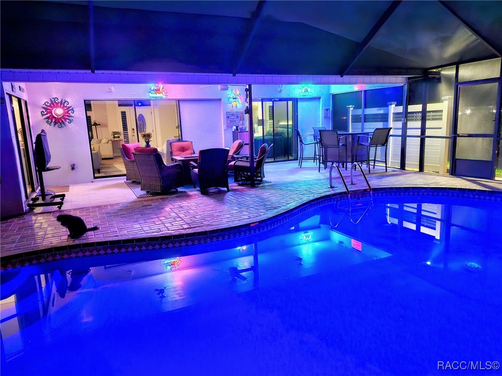 391 E Falconry Court