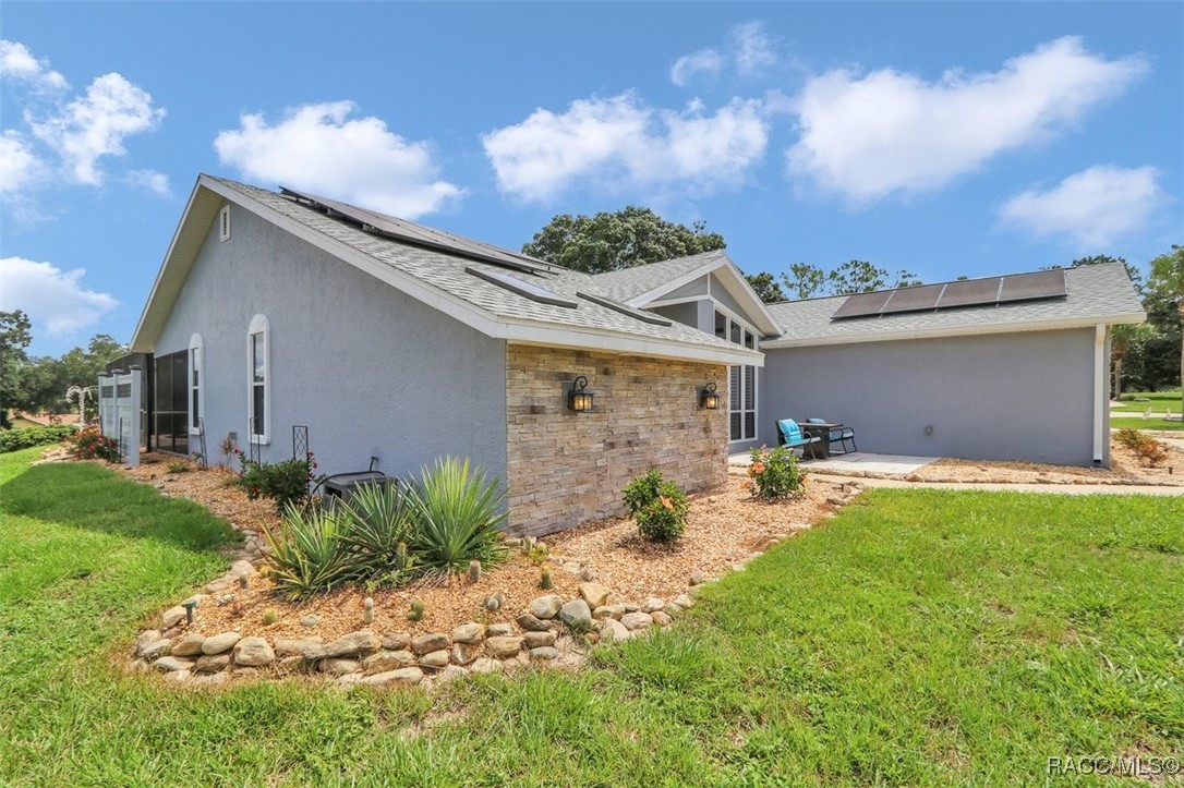 391 E Falconry Court