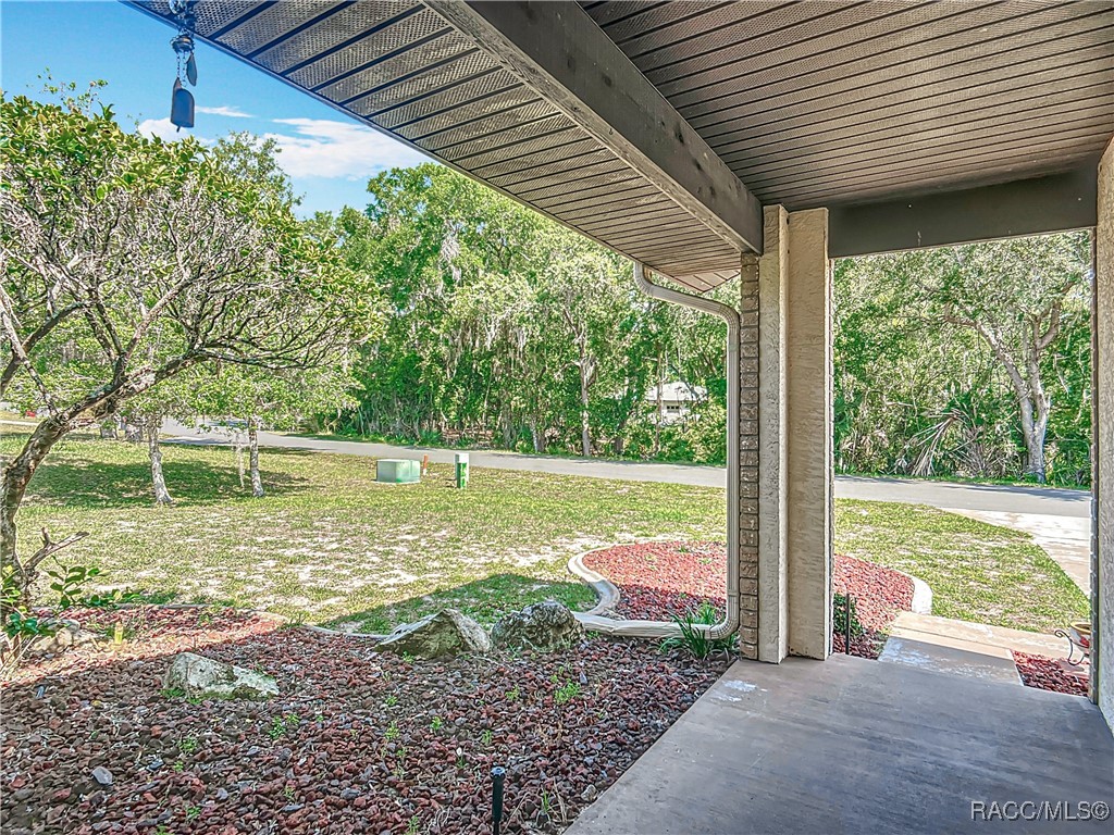 9304 E Alvada Lane, Inverness, Florida image 11