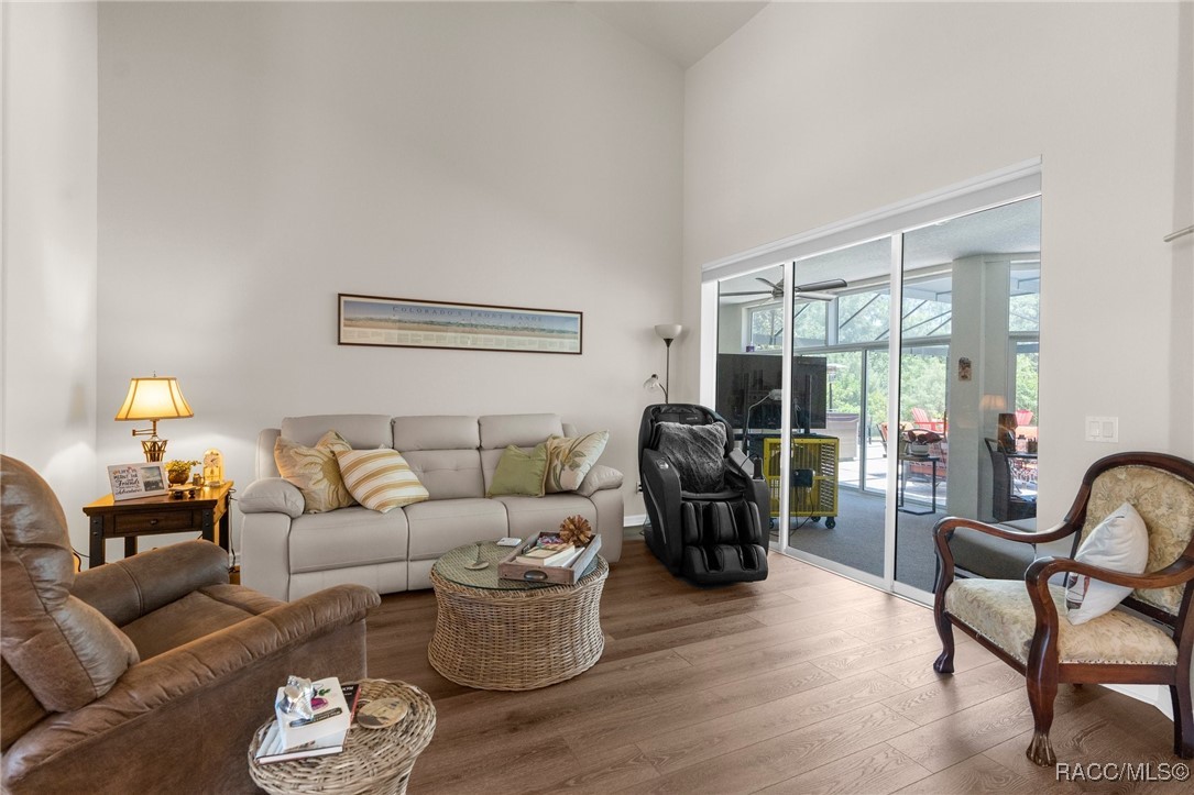 2056 W Learwood Place, Beverly Hills, Connecticut image 9