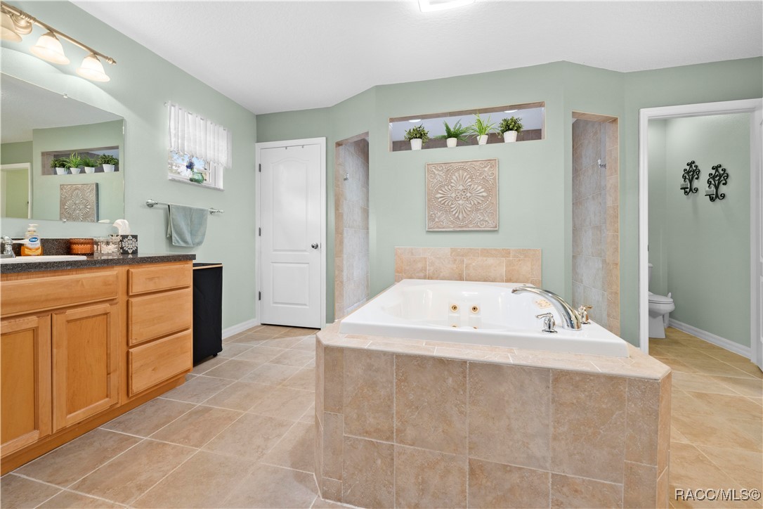 4180 Jacaranda Circle, Brooksville, New York image 46