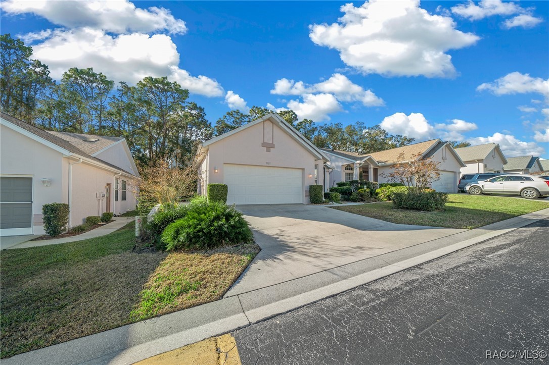 3533 S Belgrave Drive, Inverness, Florida image 2