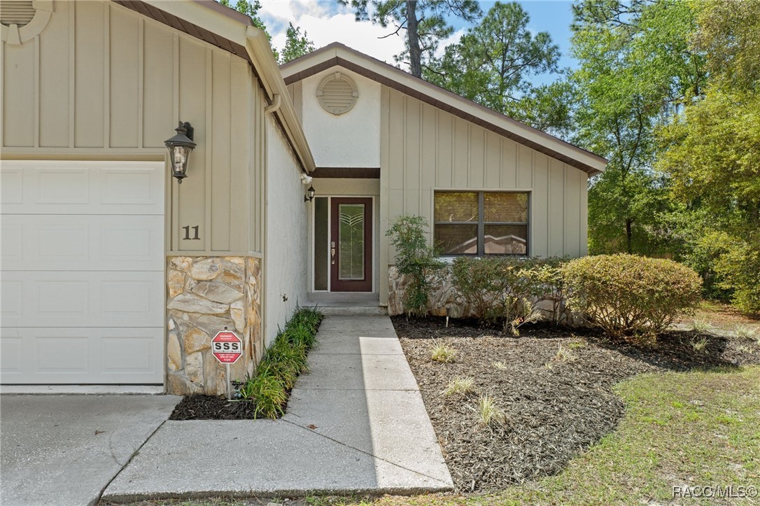 11 Biscayne Street, Homosassa, Florida image 1