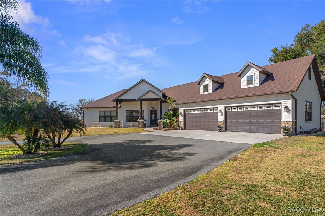 9295 E Peachtree Lane