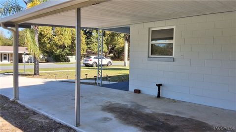 A home in Citrus Springs