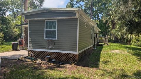 A home in Yankeetown