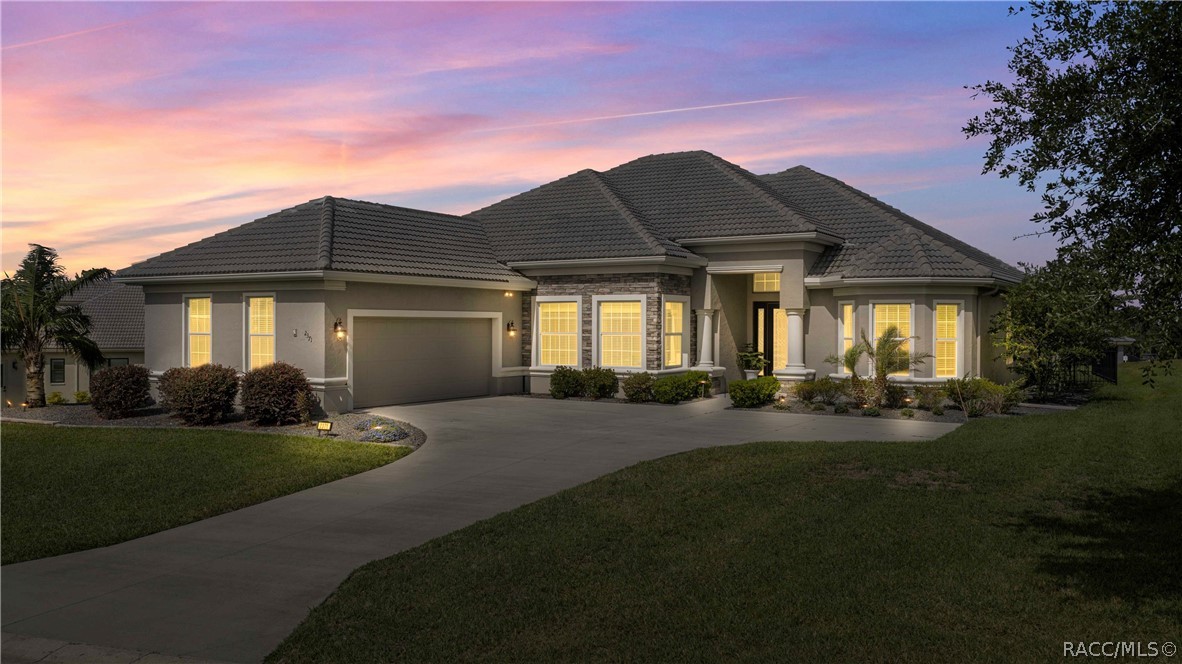 2371 N Peakview Loop