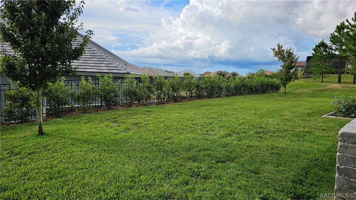 2371 N Peakview Loop
