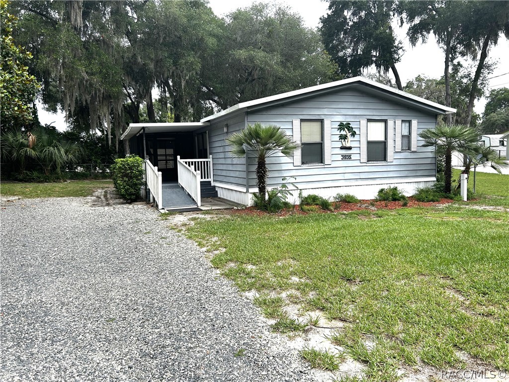 Photo 1 of 18 — 3935 E Lake Park Drive, Hernando, FL 34442