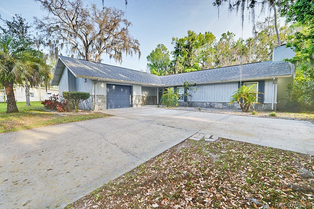 260 SE 16th Terrace, Crystal River, Florida image 1