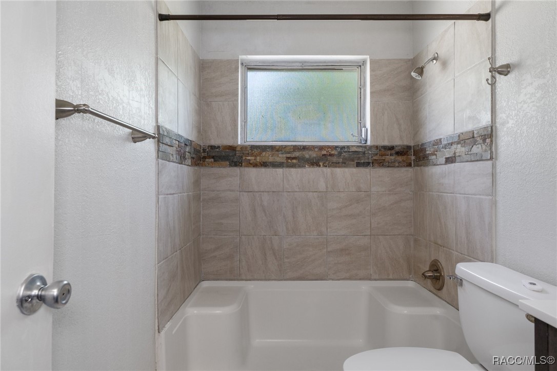 20 S Barbour Street, Beverly Hills, New York image 4