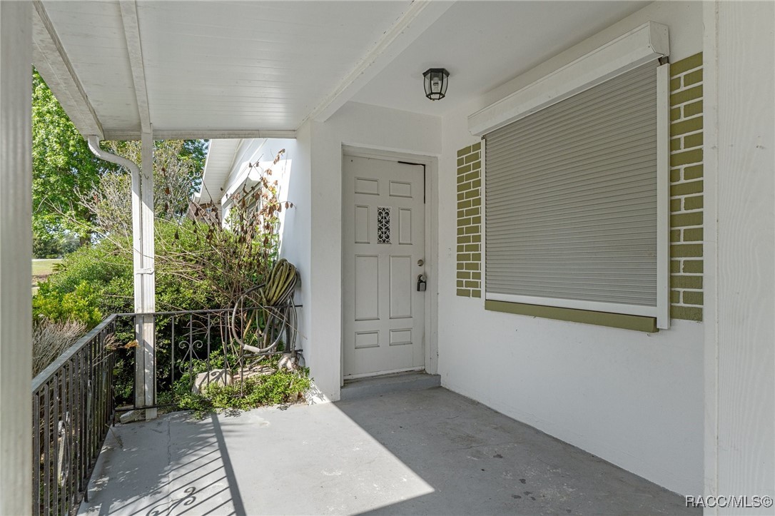20 S Barbour Street, Beverly Hills, New York image 25