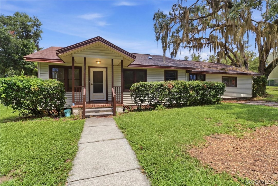 310 N Citrus Avenue