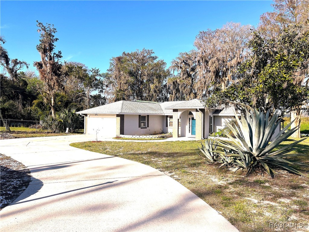 7961 W Riverbend Road, Crystal River, Florida image 1