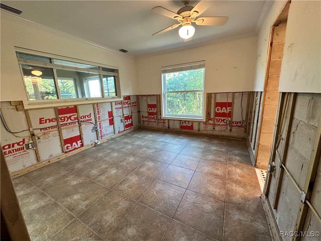 1203 SE Kings Bay Drive, Crystal River, New York image 8