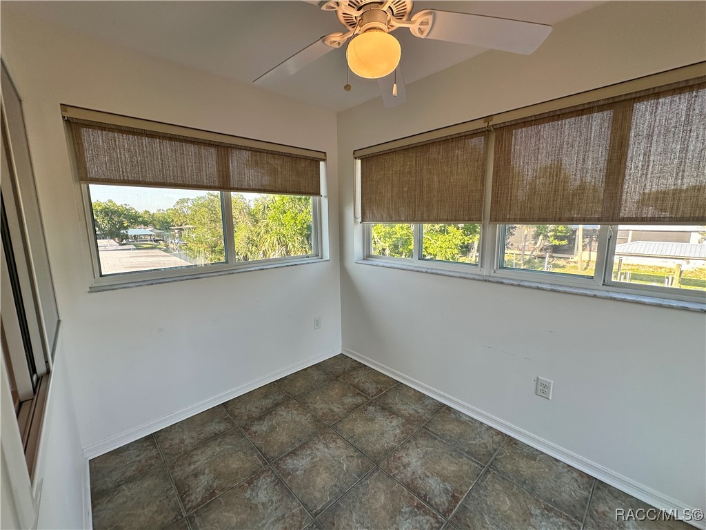 1203 SE Kings Bay Drive, Crystal River, New York image 29