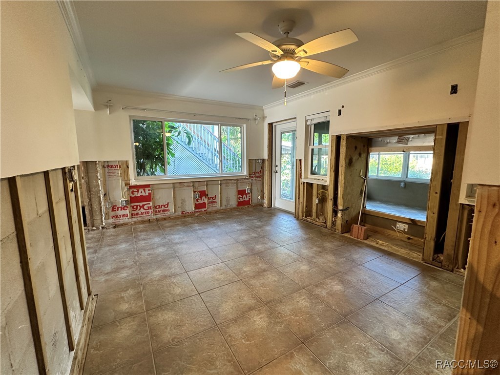 1203 SE Kings Bay Drive, Crystal River, New York image 12