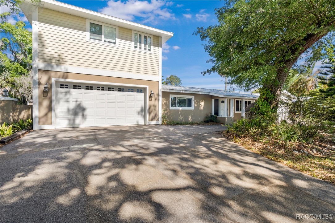 1203 SE Kings Bay Drive, Crystal River, New York image 1