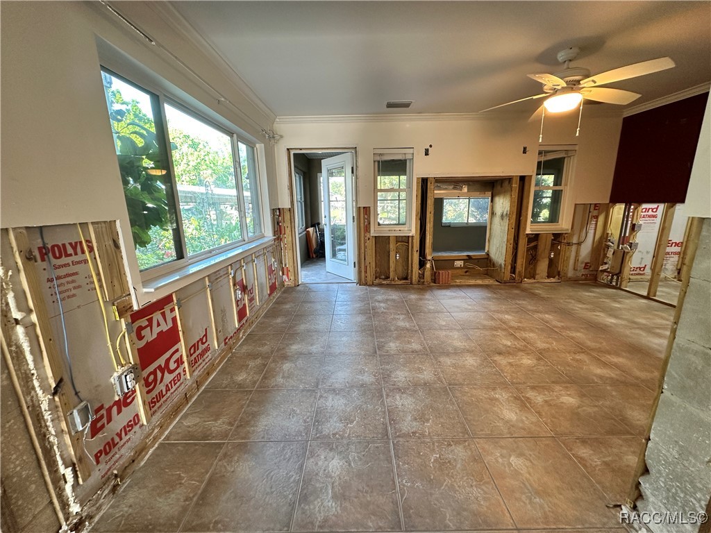 1203 SE Kings Bay Drive, Crystal River, New York image 6