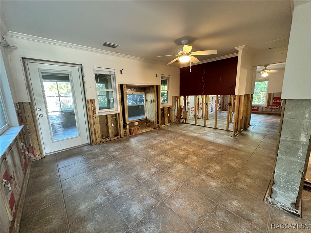 1203 SE Kings Bay Drive, Crystal River, New York image 7