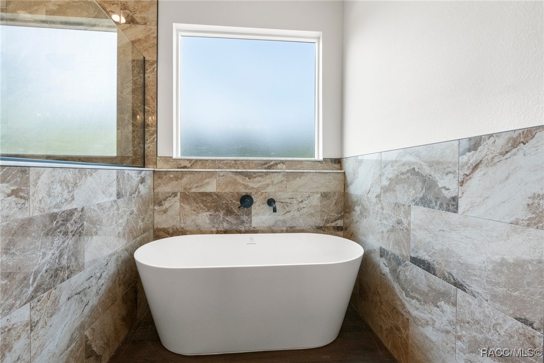 16043 W Penn State Road, Weeki Wachee, New York image 3