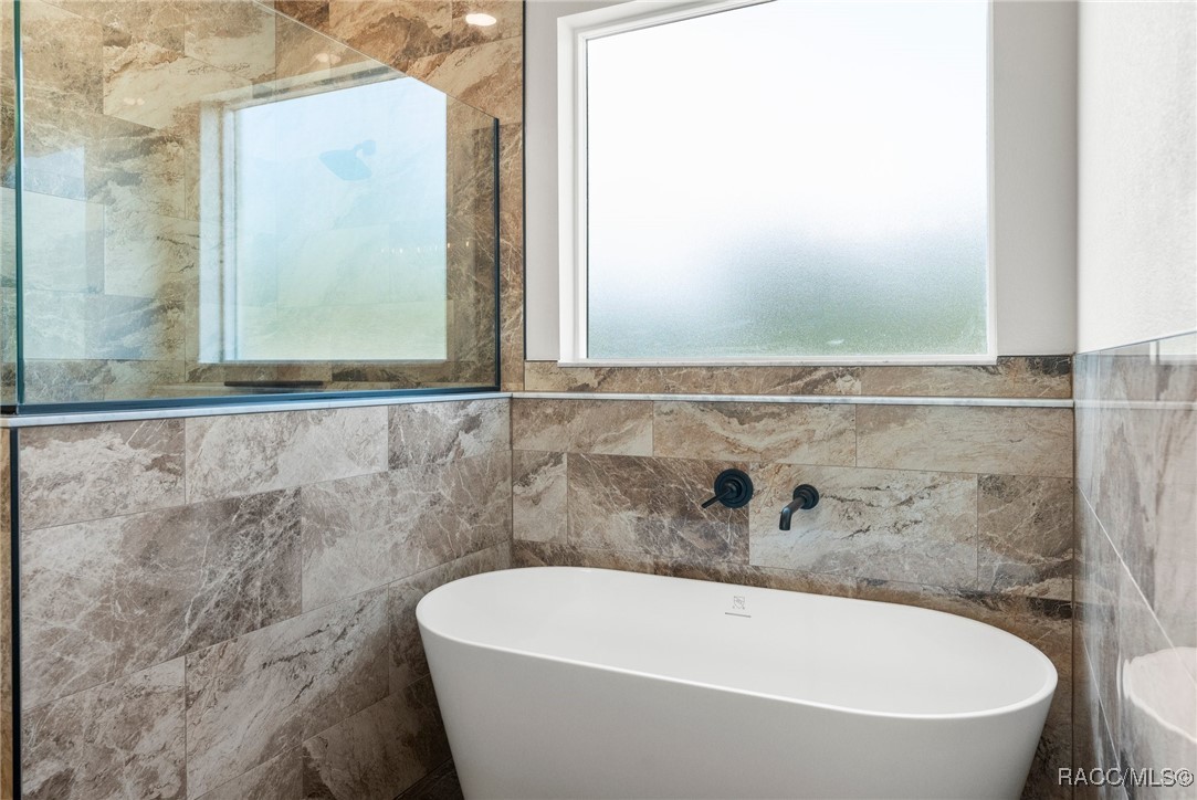 16043 W Penn State Road, Weeki Wachee, New York image 34
