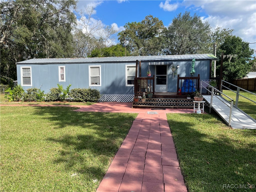 6760 W Park Drive, Homosassa, Florida image 1