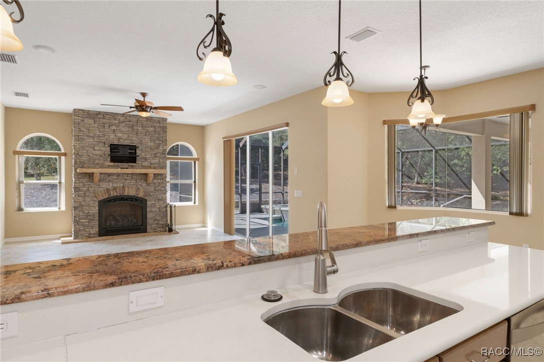 2234 W Begonia Drive, Beverly Hills, New York image 15