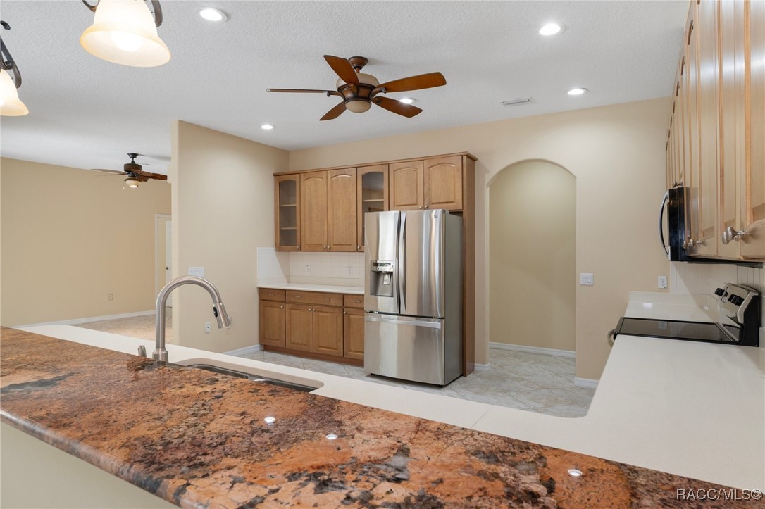 2234 W Begonia Drive, Beverly Hills, New York image 11