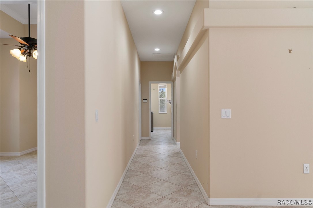 2234 W Begonia Drive, Beverly Hills, New York image 37