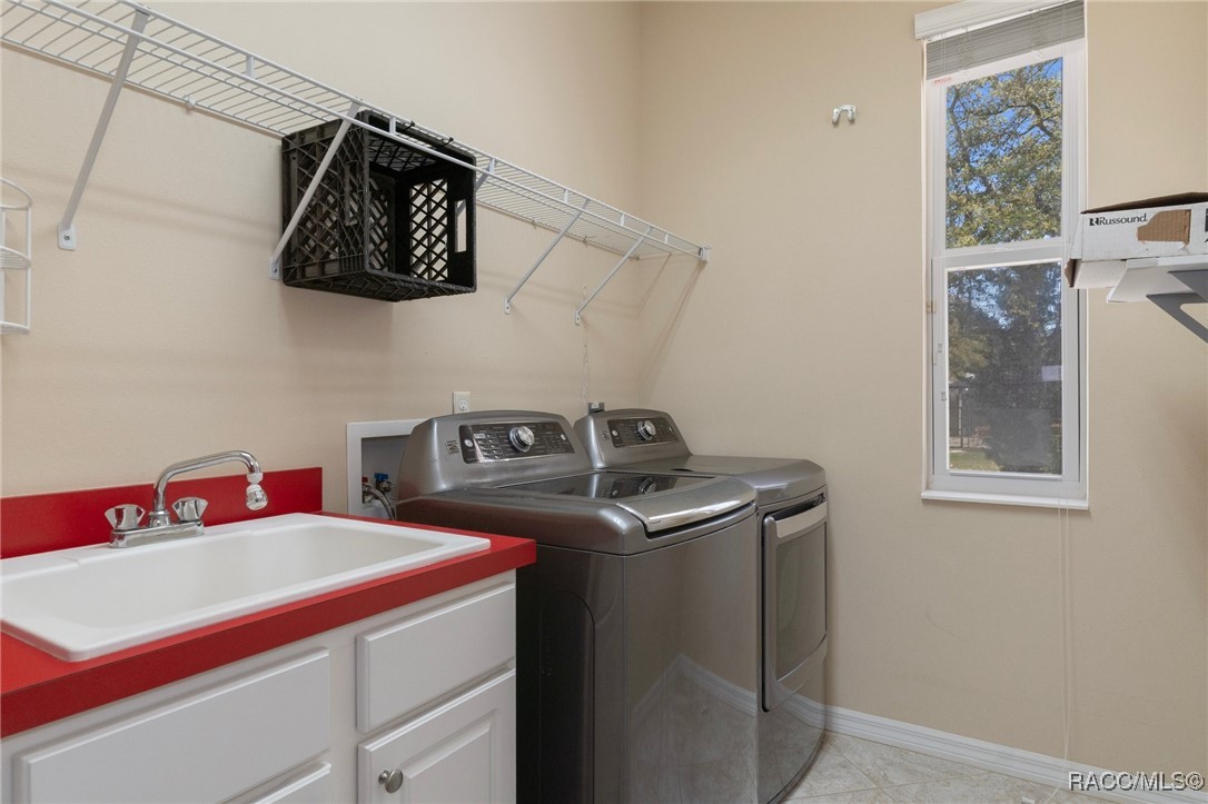 2234 W Begonia Drive, Beverly Hills, New York image 39