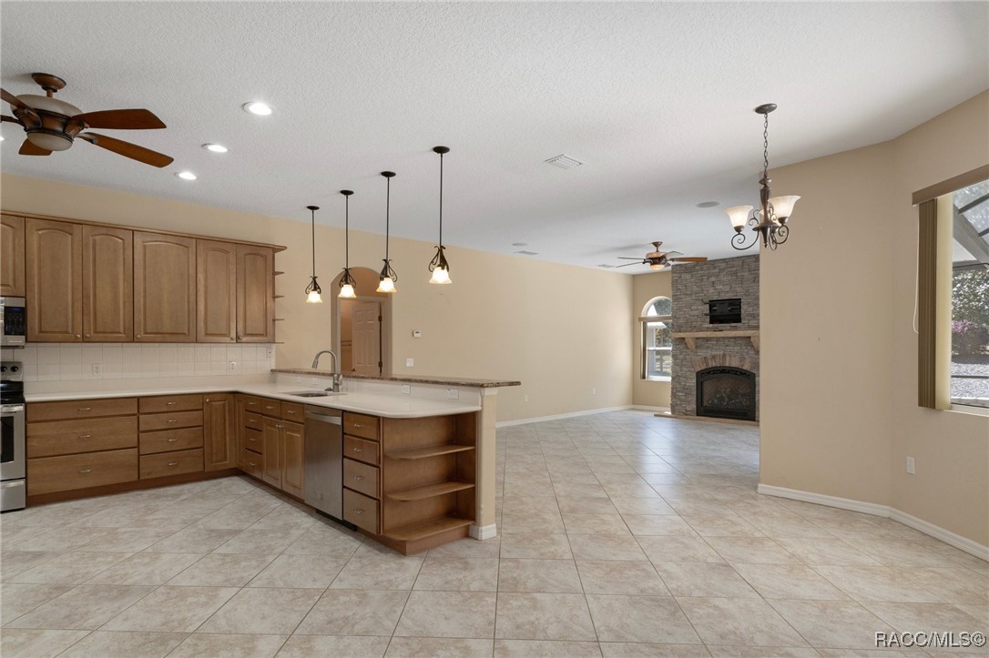 2234 W Begonia Drive, Beverly Hills, New York image 7
