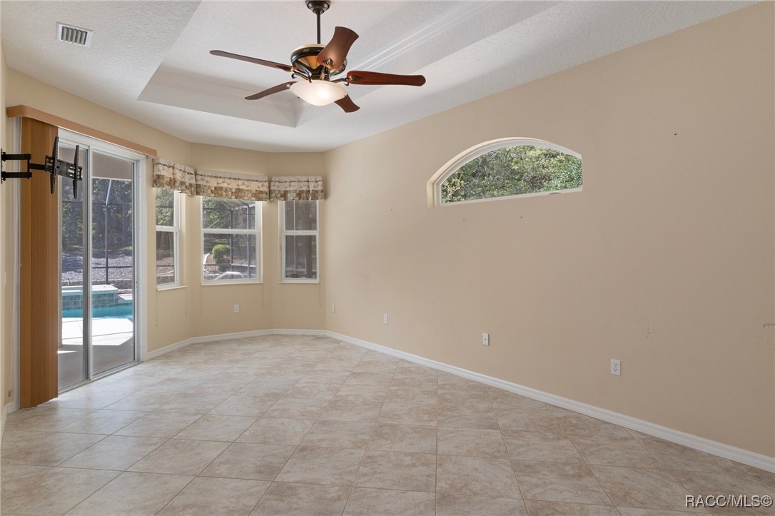 2234 W Begonia Drive, Beverly Hills, New York image 20