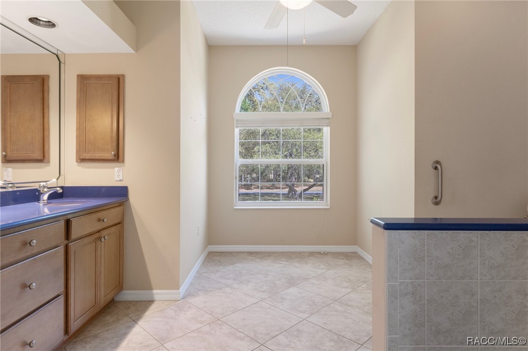 2234 W Begonia Drive, Beverly Hills, New York image 28