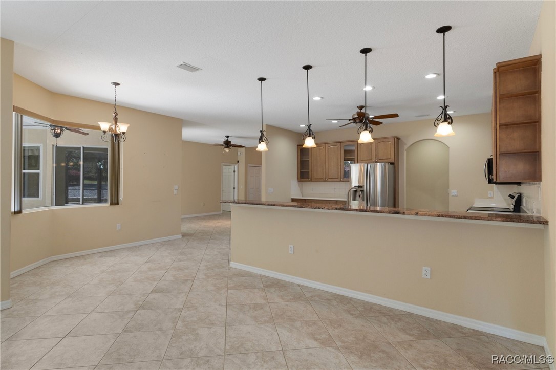 2234 W Begonia Drive, Beverly Hills, New York image 8