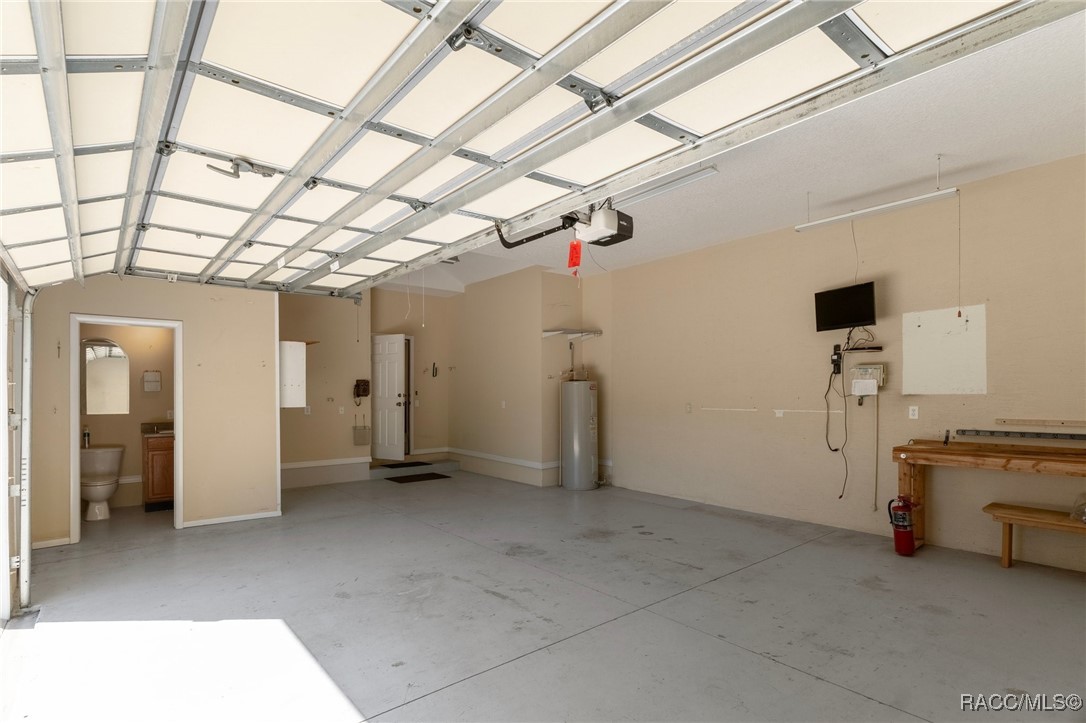 2234 W Begonia Drive, Beverly Hills, New York image 41