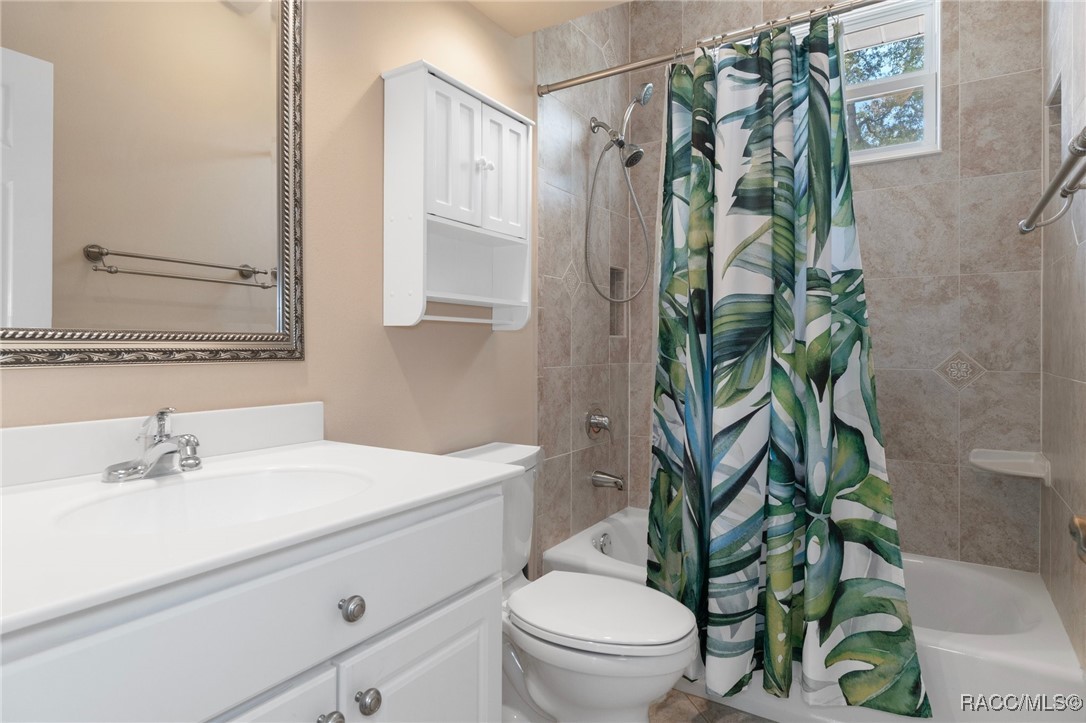 2234 W Begonia Drive, Beverly Hills, New York image 34