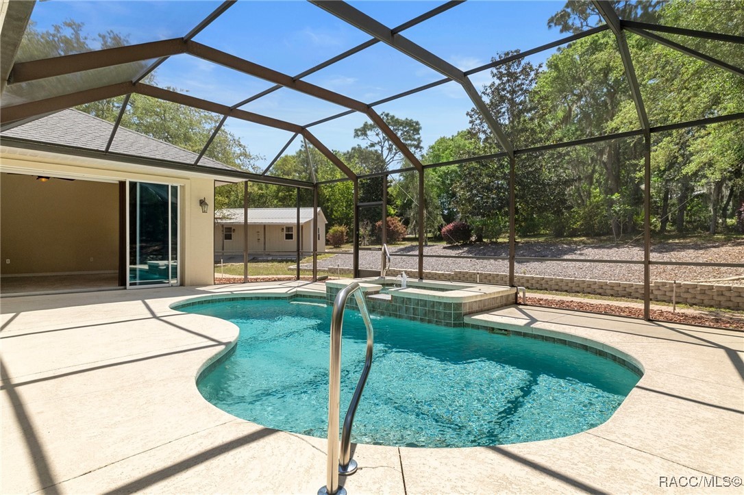 2234 W Begonia Drive, Beverly Hills, New York image 49