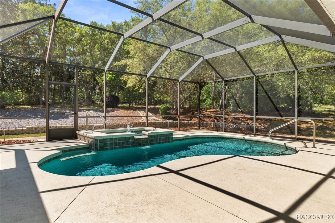 2234 W Begonia Drive, Beverly Hills, New York image 48