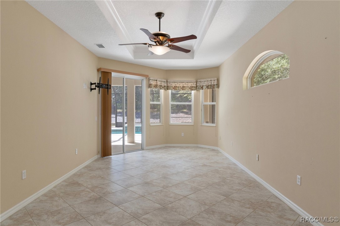 2234 W Begonia Drive, Beverly Hills, New York image 21