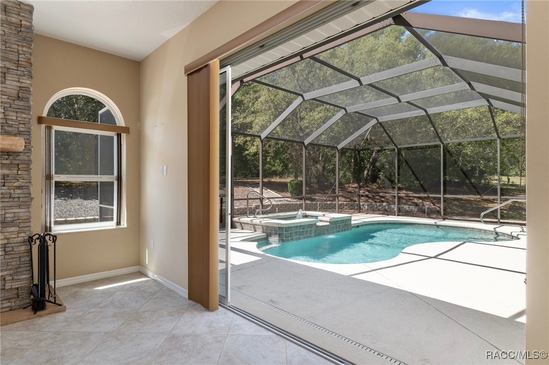 2234 W Begonia Drive, Beverly Hills, New York image 44