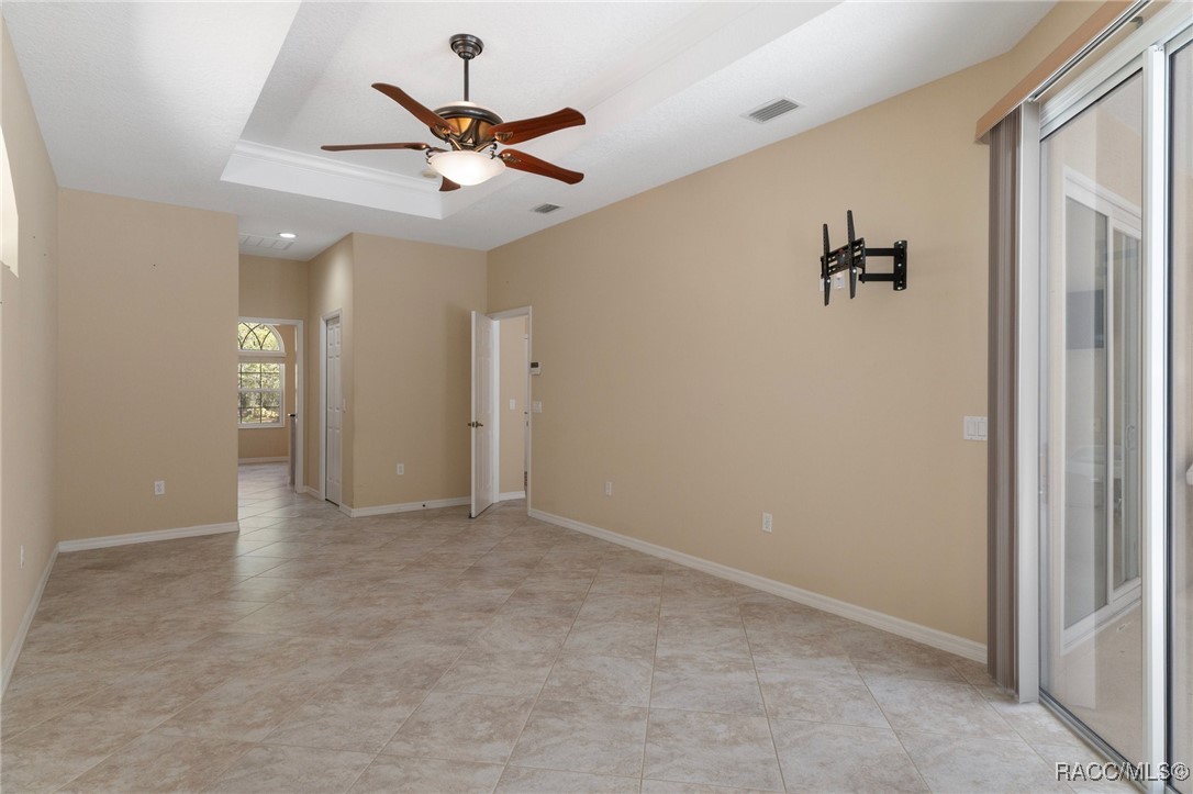 2234 W Begonia Drive, Beverly Hills, New York image 23