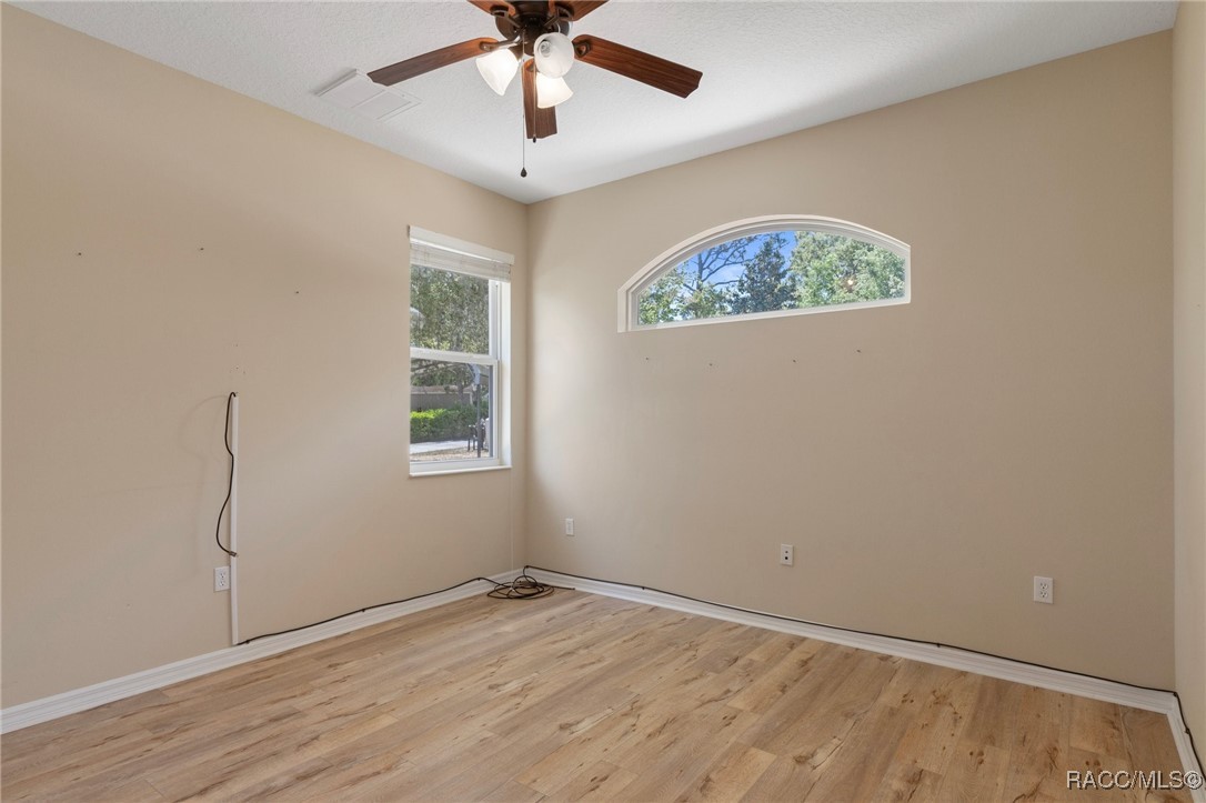 2234 W Begonia Drive, Beverly Hills, New York image 32