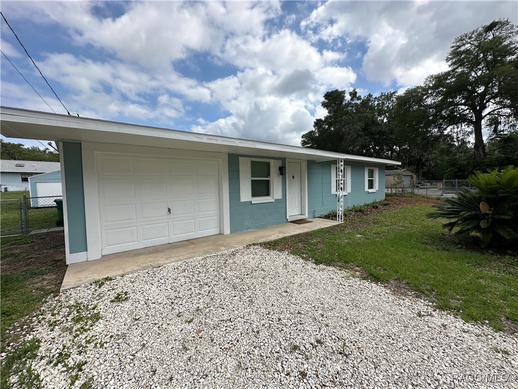 10765 W Spring Circle, Crystal River, Florida image 1
